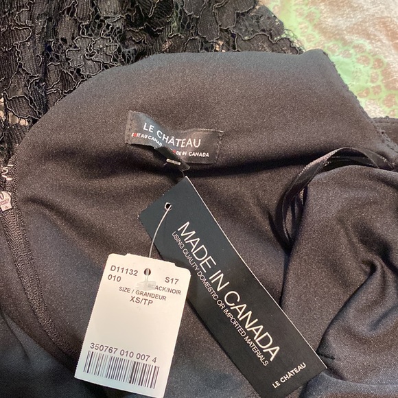 LE CHATEAU. V neck lace gown. New with tag size Xs - Picture 5 of 7